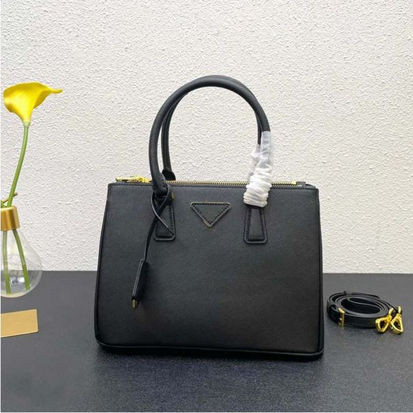 womens leather totes bag parss luxury designer triangle handbag tramp shoulder bag fashion large capacity phone bag business commuter crossb
womens leather totes bag parss luxury designer triangle handbag tramp shoulder bag fashion large capacity phone bag business commuter crossb