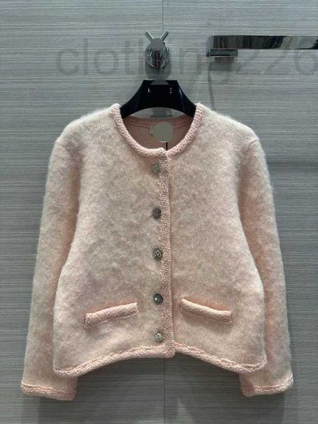 women's knits & tees designer 2023 autumn/winter new fashion style round neck dress with diamond buckle decoration woven cardigan coat, White
women's knits & tees designer 2023 autumn/winter new fashion style round neck dress with diamond buckle decoration woven cardigan coat, White
