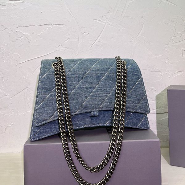 cowboy chain messenger bag shoulder underarm crossbody handbags designer handbag purse shopping underarm bags flap sling pouch women metal b
cowboy chain messenger bag shoulder underarm crossbody handbags designer handbag purse shopping underarm bags flap sling pouch women metal b