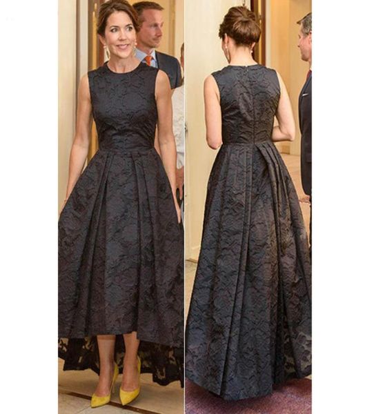 elegant long black mother of the bride dresses full lace sleevless plus size wedding guest evening formal party dress vestidos de 8926555, Black;red
elegant long black mother of the bride dresses full lace sleevless plus size wedding guest evening formal party dress vestidos de 8926555, Black;red
