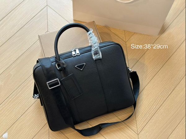 2022new men shoulder briefcase black leather designer handbag business lapbag messenger bags with nameplates totes men's luggage comput
2022new men shoulder briefcase black leather designer handbag business lapbag messenger bags with nameplates totes men's luggage comput