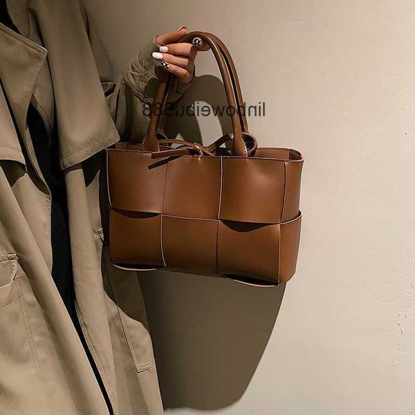 aa arco tote bag designer bottevenetta bags bottebag arco tote big bag women's new korean texture single shoulder large capacity woven
aa arco tote bag designer bottevenetta bags bottebag arco tote big bag women's new korean texture single shoulder large capacity woven