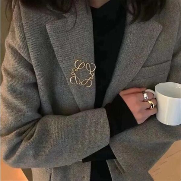 designer hollow pins brooch luxury jewelry for women gold silver letter broochs mens classic brand breastpin suit dress ornament, Gray
designer hollow pins brooch luxury jewelry for women gold silver letter broochs mens classic brand breastpin suit dress ornament, Gray