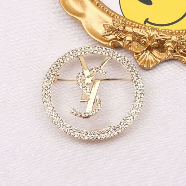 classical brooch designer letter retro gift gold color pins women fashion broche large beads female clothes suit alloy brooch for hats class, Gray
classical brooch designer letter retro gift gold color pins women fashion broche large beads female clothes suit alloy brooch for hats class, Gray