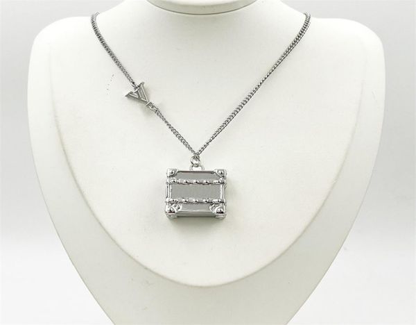 designers necklaces pendant necklace women men luxury gold silver trunk locket design fashion jewelry party gifts 04295yb7298808
designers necklaces pendant necklace women men luxury gold silver trunk locket design fashion jewelry party gifts 04295yb7298808
