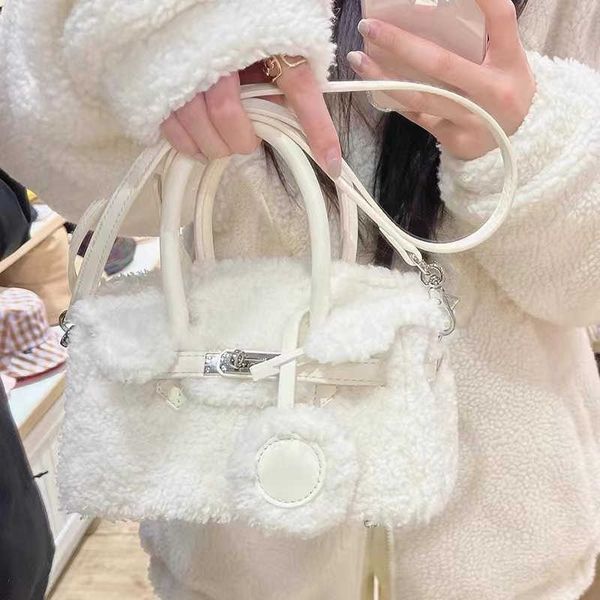 designer h ermes brikis's tote bags for sale women's bag 2023 new winter autumn lamb hair bag premium wool handheld one shoulder o
designer h ermes brikis's tote bags for sale women's bag 2023 new winter autumn lamb hair bag premium wool handheld one shoulder o