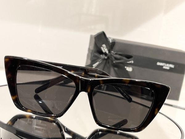 sl 276 cat eye sunglasses for women designer sunglasses men's and women's fashion uv400 fashionable classic retro luxury brand eye, White;black
sl 276 cat eye sunglasses for women designer sunglasses men's and women's fashion uv400 fashionable classic retro luxury brand eye, White;black