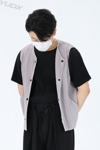 men's jackets yudx pleated work vest men''s models 2023 summer false twopiece fashion singlebreasted undershirt jacket men 23, Black;brown
men's jackets yudx pleated work vest men''s models 2023 summer false twopiece fashion singlebreasted undershirt jacket men 23, Black;brown