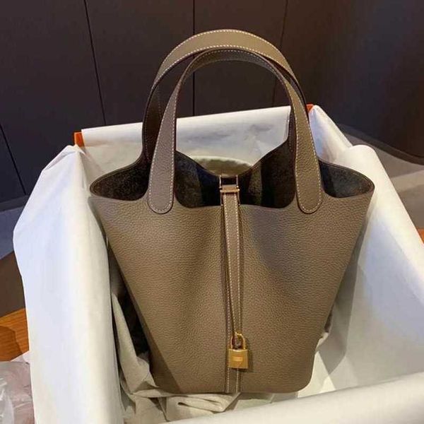 authentic totes picotin womens luxury bags 2023 new colorblocking vegetable basket bag leather bucket lychee grain layer cow simple and vers
authentic totes picotin womens luxury bags 2023 new colorblocking vegetable basket bag leather bucket lychee grain layer cow simple and vers