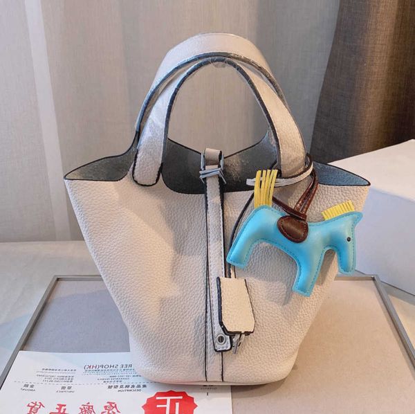 basket vegetables handbags tote shopping bag genuine leather palmar stria high-capacity with h letter purse silver lock key multiple color
basket vegetables handbags tote shopping bag genuine leather palmar stria high-capacity with h letter purse silver lock key multiple color