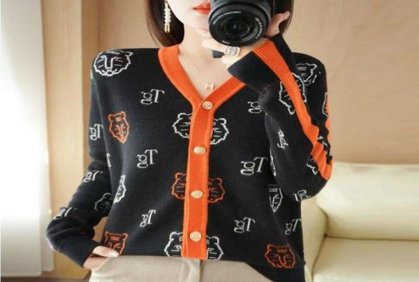 2022gg women sweaters knitted jacket pocket embroidery fashion knit cardigans coat lady loose sweaters3547016, White;black
2022gg women sweaters knitted jacket pocket embroidery fashion knit cardigans coat lady loose sweaters3547016, White;black