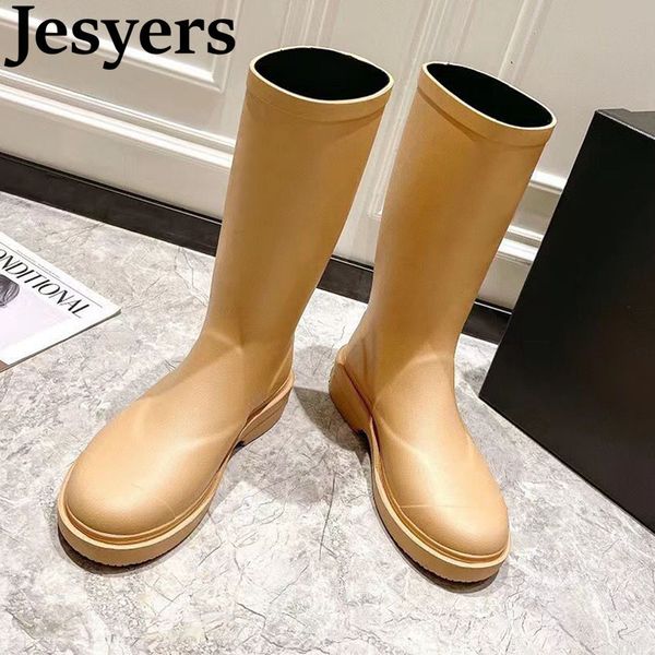 boots 2023 classic flat thick sole knee high rain boot rubber monochrome waterproof shoes ladies all match knight long 230810, Black
boots 2023 classic flat thick sole knee high rain boot rubber monochrome waterproof shoes ladies all match knight long 230810, Black