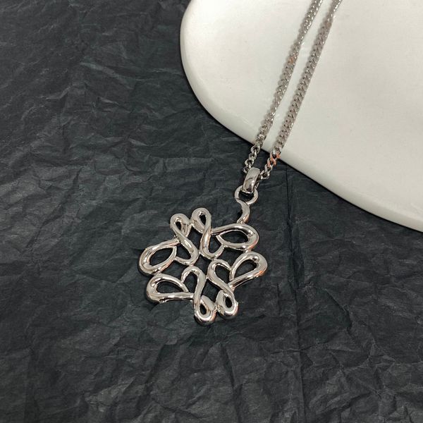 designer gold silver pendant necklace fashion women's clavicle chain pendant gifts memorial jewelry
designer gold silver pendant necklace fashion women's clavicle chain pendant gifts memorial jewelry