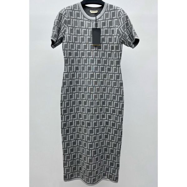 8.11 fashion letter jacquard short sleeve back split slim 100% wool knitted reversible dress women, Black;gray
8.11 fashion letter jacquard short sleeve back split slim 100% wool knitted reversible dress women, Black;gray