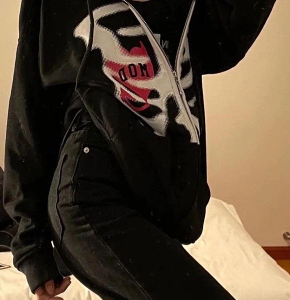 zipup y2k harajuku loose skull print goth hoodies women grunge hooded coat solid color retro clothes skull sweatshirt women2090582, Black
zipup y2k harajuku loose skull print goth hoodies women grunge hooded coat solid color retro clothes skull sweatshirt women2090582, Black