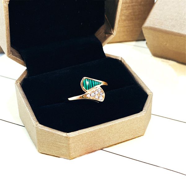 luxury rings for women gold ring heart ring shaped ring small skirt spring ceramic ring new trend european and american style wedding ring f, Slivery;golden
luxury rings for women gold ring heart ring shaped ring small skirt spring ceramic ring new trend european and american style wedding ring f, Slivery;golden