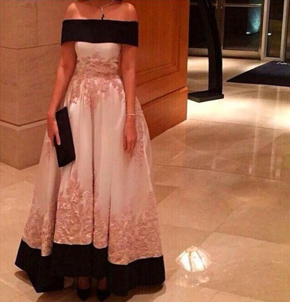 2017 black and champagne prom dresses a line strapless lace appliqued hi lo ankle length brush train party dresses4099858
2017 black and champagne prom dresses a line strapless lace appliqued hi lo ankle length brush train party dresses4099858