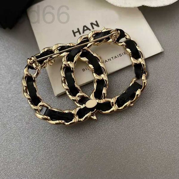 headwear & hair accessories designer new little fragrant style c-label camellia leather wearing breast needle, light luxury and luxury, simp 
headwear & hair accessories designer new little fragrant style c-label camellia leather wearing breast needle, light luxury and luxury, simp