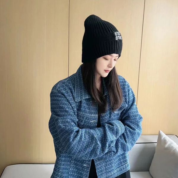 designer classic wear super good with thicker more warm fashion popular texture first-class autumn and winter warm knit hat, Blue;gray
designer classic wear super good with thicker more warm fashion popular texture first-class autumn and winter warm knit hat, Blue;gray