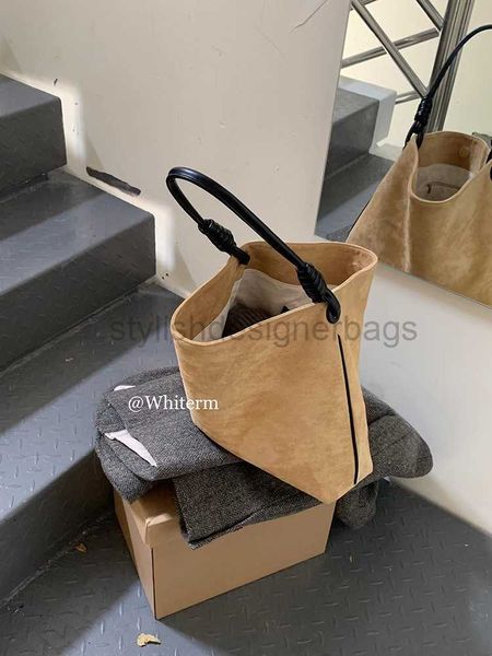 version of ins large bag autumn and winter suede color contrast single bucket capacity portable tote bagstylishdesignerbags
version of ins large bag autumn and winter suede color contrast single bucket capacity portable tote bagstylishdesignerbags