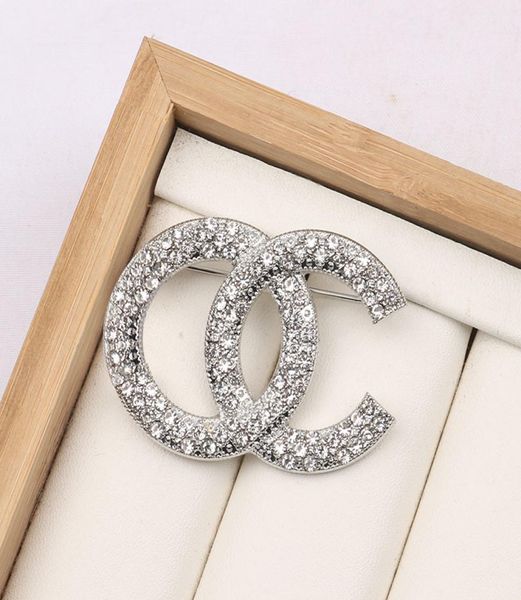 luxury women designer brand letter brooches 18k gold plated inlay vintage rhinestone jewelry brooch pearl pin men marry wedding pa3437733, Gray
luxury women designer brand letter brooches 18k gold plated inlay vintage rhinestone jewelry brooch pearl pin men marry wedding pa3437733, Gray