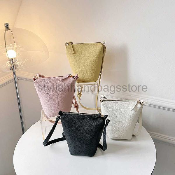 mobile phone korean version fashion simple mini bucket oblique straddle one soft leather bagstylishhandbagsstore
mobile phone korean version fashion simple mini bucket oblique straddle one soft leather bagstylishhandbagsstore