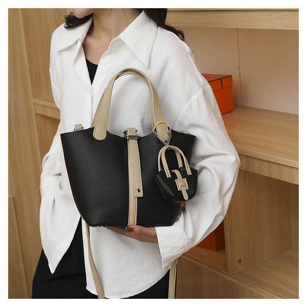 factory designer h ermes bucket bags for women online shop temperament and texture small bag in the summer of 2023 new fashion diagonal tren
factory designer h ermes bucket bags for women online shop temperament and texture small bag in the summer of 2023 new fashion diagonal tren