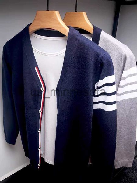 men's jackets european and american highend brand knitted cardigan men's shl spring and autumn new loose korean fashion casual swe, Black;brown
men's jackets european and american highend brand knitted cardigan men's shl spring and autumn new loose korean fashion casual swe, Black;brown