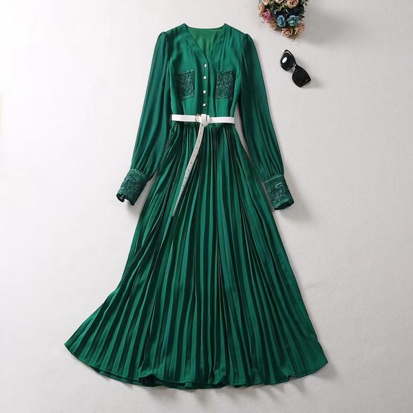 european and american women's clothing 2023 autumn new v-neck long sleeve green embroidery fashion pleated dress with belt xxl, Black;gray
european and american women's clothing 2023 autumn new v-neck long sleeve green embroidery fashion pleated dress with belt xxl, Black;gray