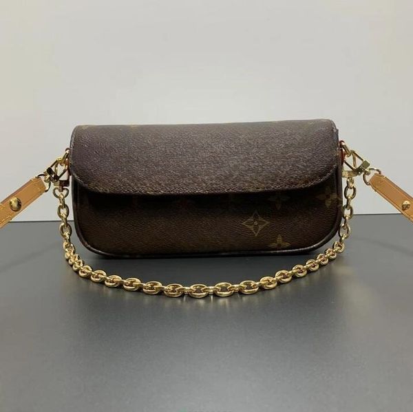 designer bags hourglass luxury womens shoulder handbags with gold and sliver buckle crocodile-embossed smooth leather fashion crossbody tote
designer bags hourglass luxury womens shoulder handbags with gold and sliver buckle crocodile-embossed smooth leather fashion crossbody tote