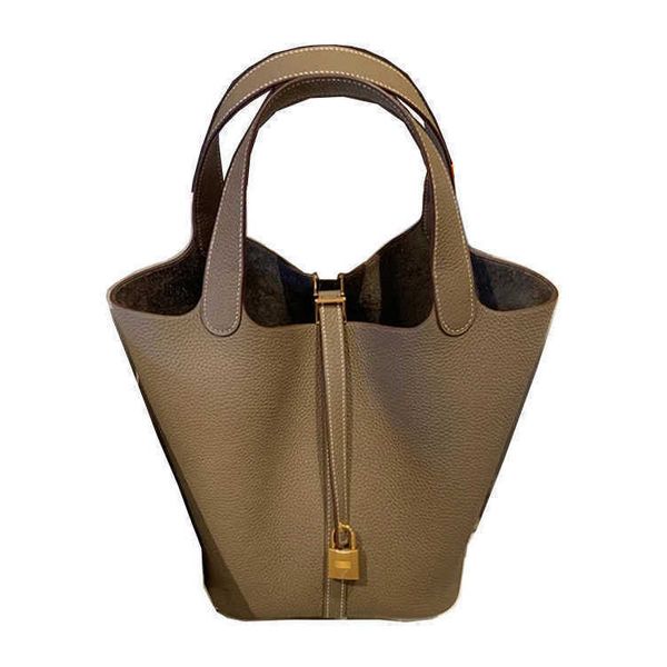 designer bag vegetable basket women's new fashion handbag cowhide premium genuine leather bucket
designer bag vegetable basket women's new fashion handbag cowhide premium genuine leather bucket