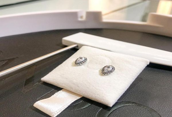 whole fashion tear drop cz diamond stud earring for p 925 sterling silver women wedding gift box set earrings5373203, Golden;silver
whole fashion tear drop cz diamond stud earring for p 925 sterling silver women wedding gift box set earrings5373203, Golden;silver