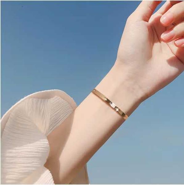 fashion carti designer bracelet net red titanium steel stainless jewelry large couple, Golden;silver
fashion carti designer bracelet net red titanium steel stainless jewelry large couple, Golden;silver