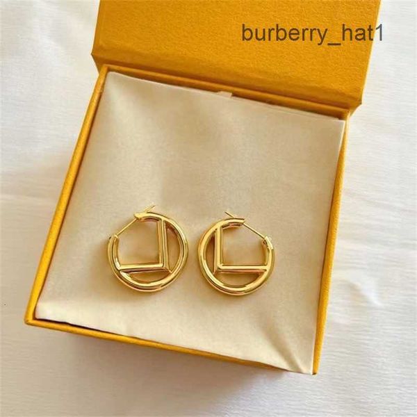 womens premium gold earring designer stud earring luxury brand letter design earrings fashion jewelry, Golden;silver
womens premium gold earring designer stud earring luxury brand letter design earrings fashion jewelry, Golden;silver