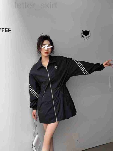 women's jackets designer p family 23 early autumn new fashion simple heavy industry embroidery waist drawstring design long sleeve suns, Black;brown
women's jackets designer p family 23 early autumn new fashion simple heavy industry embroidery waist drawstring design long sleeve suns, Black;brown