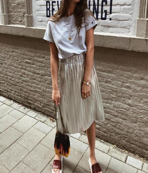 women pleated skirt 2021 fashion metallic luster sequined elastic waist jupe femme skirts9805893, Black
women pleated skirt 2021 fashion metallic luster sequined elastic waist jupe femme skirts9805893, Black