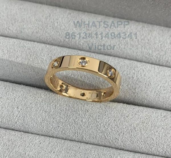8 diamonds 18k 36mm love ring v gold material will never fade narrow ring luxury brand official reproductions with counter box co5520050, Silver
8 diamonds 18k 36mm love ring v gold material will never fade narrow ring luxury brand official reproductions with counter box co5520050, Silver