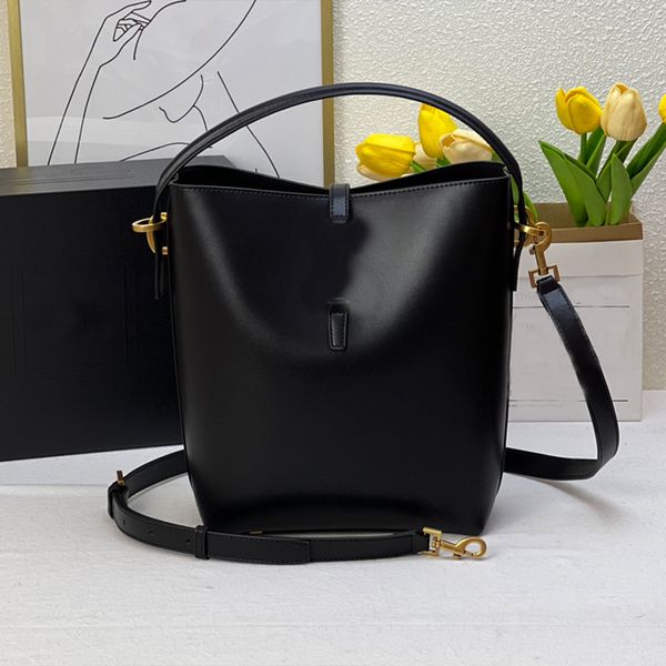black totes genuine leather bucket shoulder bag hardware letter decoration bottom rivet removing straps large capacity shopping bags 5a high
black totes genuine leather bucket shoulder bag hardware letter decoration bottom rivet removing straps large capacity shopping bags 5a high