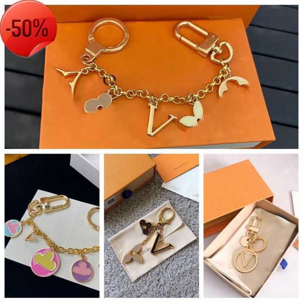 lanyards luxury designers keychains letters with diamonds keychain car key chain women buckle jewelry keyring bags pendant exquisite gift 77, Silver
lanyards luxury designers keychains letters with diamonds keychain car key chain women buckle jewelry keyring bags pendant exquisite gift 77, Silver