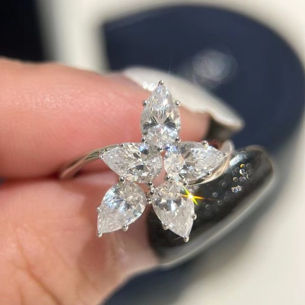wedding rings trend classic luxury jewelry for women brand horse eye rings pure 925 sliver snowflake sunflower gifts 230810, Slivery;golden
wedding rings trend classic luxury jewelry for women brand horse eye rings pure 925 sliver snowflake sunflower gifts 230810, Slivery;golden