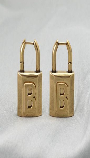 stud retro letter b lock earrings highquality brass material to create personality exaggerated highend metal1876158, Golden;silver
stud retro letter b lock earrings highquality brass material to create personality exaggerated highend metal1876158, Golden;silver