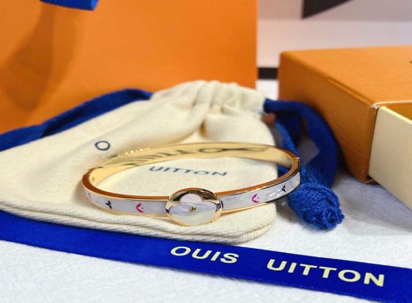 europe america fashion style bracelets women bangle luxury designer jewelry 18k gold plated stainless steel wedding lovers gift ba1367273, Black
europe america fashion style bracelets women bangle luxury designer jewelry 18k gold plated stainless steel wedding lovers gift ba1367273, Black