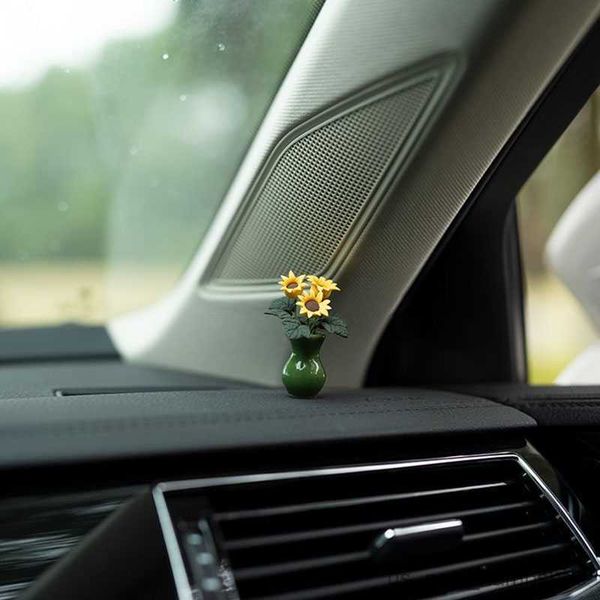 decorations interior decoration resin mini sunflower auto center console rearviewi mirror ornaments for car accessories woman gifts r230811
decorations interior decoration resin mini sunflower auto center console rearviewi mirror ornaments for car accessories woman gifts r230811