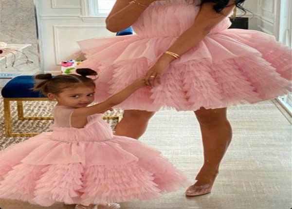 pink tiered kneelengh mother daughter gowns puffy flower girl dresses for wedding kids pageant first communion dress2263962, White;blue
pink tiered kneelengh mother daughter gowns puffy flower girl dresses for wedding kids pageant first communion dress2263962, White;blue