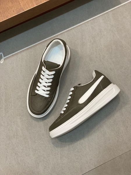 embossing process with original special materials splicing design fashion and trend thick soled men's sports shoes casual shoes, Black
embossing process with original special materials splicing design fashion and trend thick soled men's sports shoes casual shoes, Black