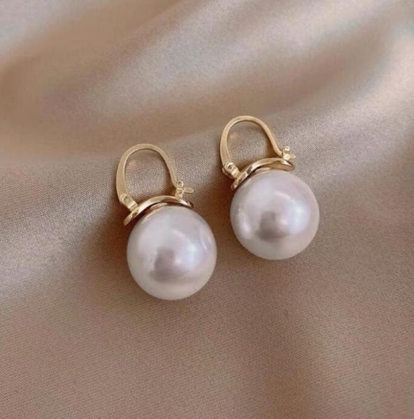 young ladies retro style gold metal 3 colors artificial pearl charm earring luxury womens jewelry3222404, Golden
young ladies retro style gold metal 3 colors artificial pearl charm earring luxury womens jewelry3222404, Golden