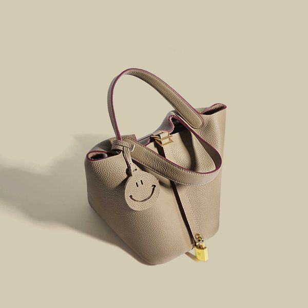luxury h ermes vegetable basket tote bags layer cowhide bag leather female minority design large capacity handbag buc with real logo
luxury h ermes vegetable basket tote bags layer cowhide bag leather female minority design large capacity handbag buc with real logo