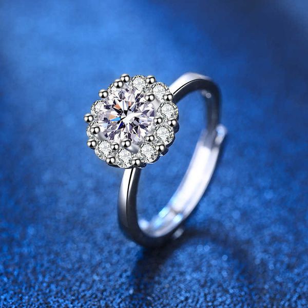 luxury tiff fashion brand jewelry new kwai sang diamond moore ring t home six claw 1 ca pt950 live couple girl accessory ring, Silver
luxury tiff fashion brand jewelry new kwai sang diamond moore ring t home six claw 1 ca pt950 live couple girl accessory ring, Silver