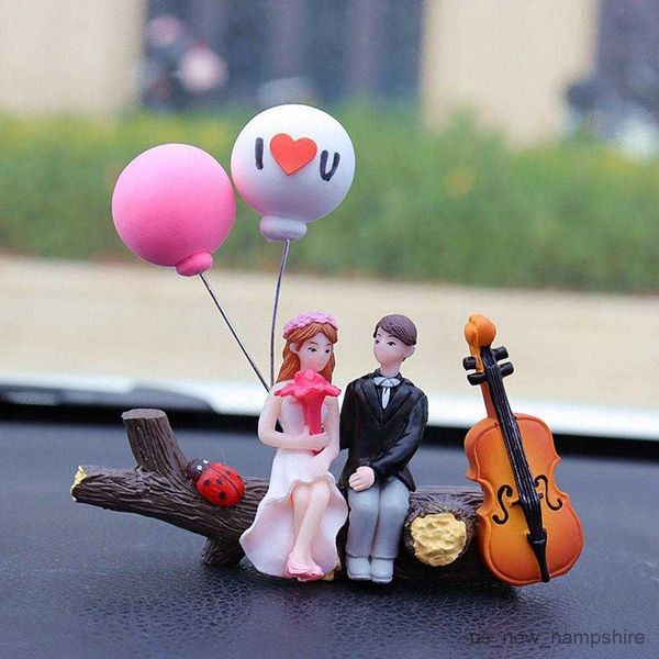 decorations new anime cute kissing couple auto man action car decoration figure interior accessories r230811
decorations new anime cute kissing couple auto man action car decoration figure interior accessories r230811
