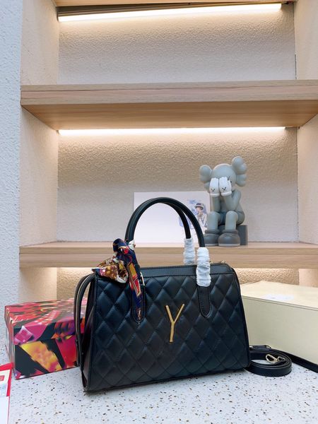 designer bag handbag women's vintage elegant single shoulder crossbody bag evening bag clutch handbag luxury large capacity handbag
designer bag handbag women's vintage elegant single shoulder crossbody bag evening bag clutch handbag luxury large capacity handbag